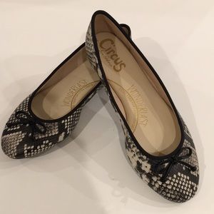 Circus by Sam Edelman flat